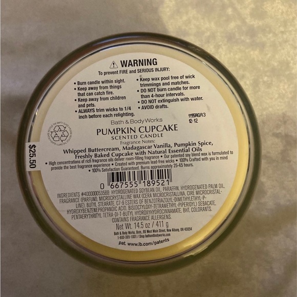 🆕 Bath & Body Work Pumpkin cupcake 3 wick - Picture 2 of 3